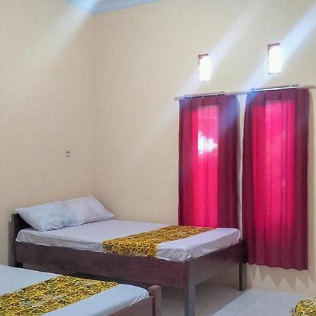 Kelapa Gading Homestay Syariah Redpartner Banyuwangi  Εξωτερικό φωτογραφία