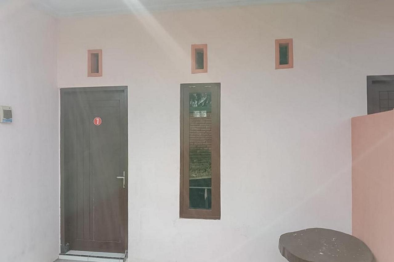 Kelapa Gading Homestay Syariah Redpartner Banyuwangi  Εξωτερικό φωτογραφία