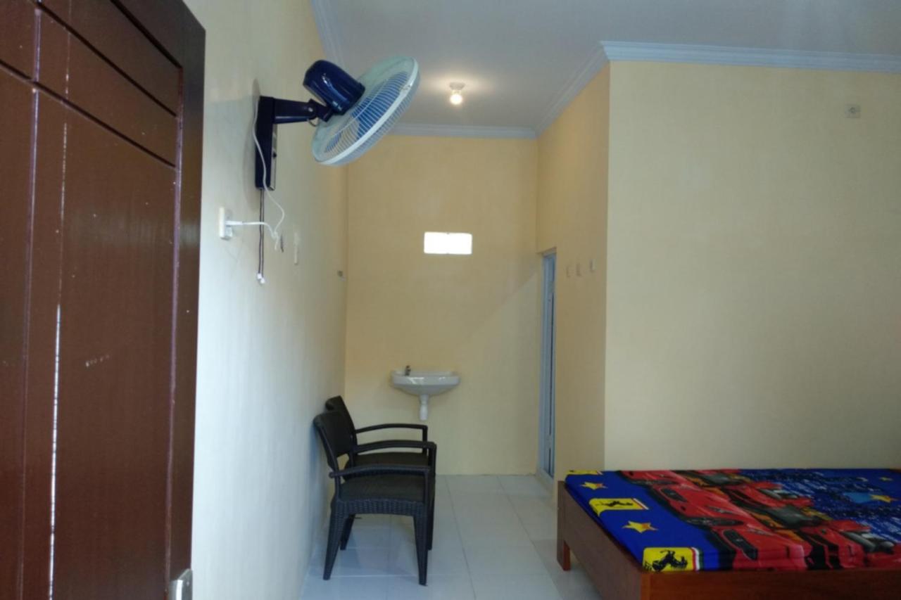 Kelapa Gading Homestay Syariah Redpartner Banyuwangi  Εξωτερικό φωτογραφία