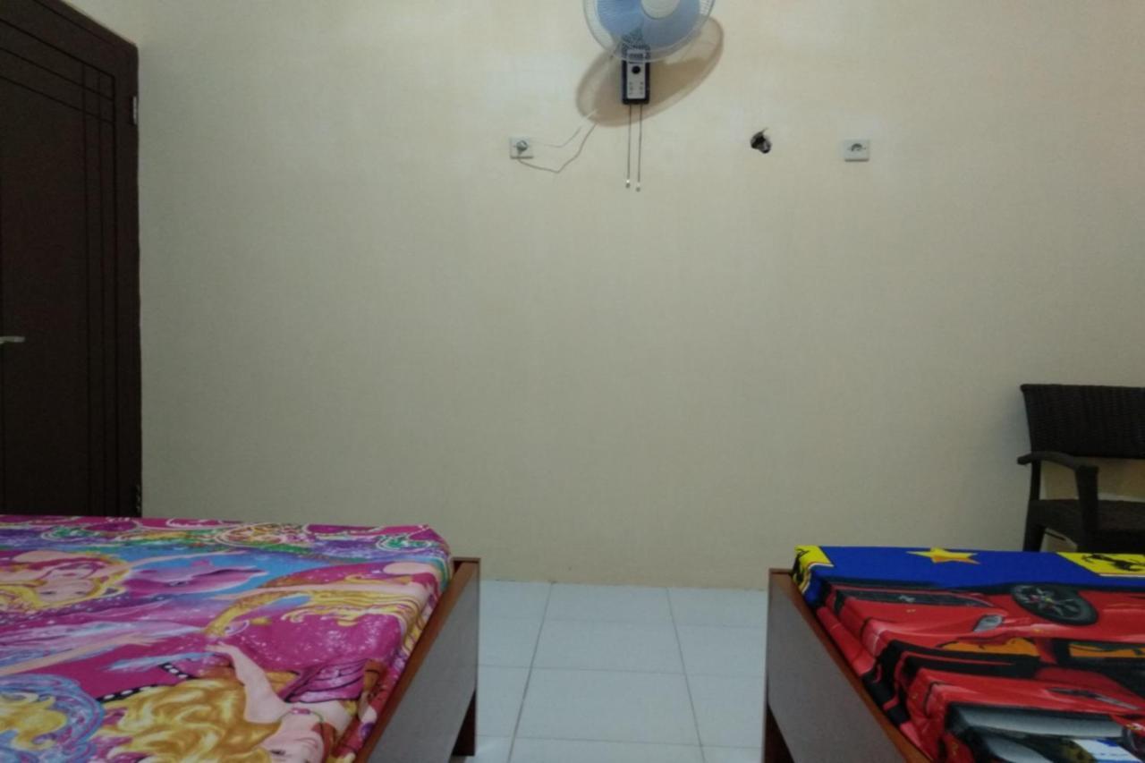 Kelapa Gading Homestay Syariah Redpartner Banyuwangi  Εξωτερικό φωτογραφία