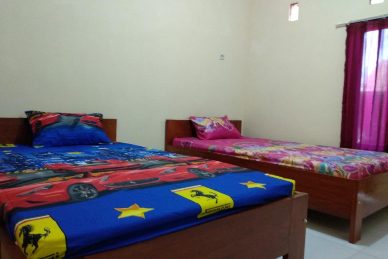 Kelapa Gading Homestay Syariah Redpartner Banyuwangi  Εξωτερικό φωτογραφία